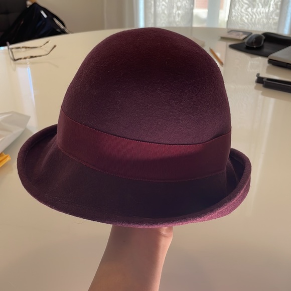 M’sieu Leon Canadian Hat, Size Small, beautiful rich burgundy’s colour. - Picture 4 of 5